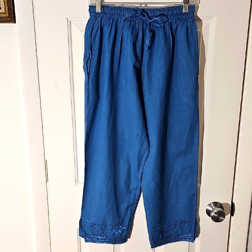 Glamour USA Blue Linen-Cotton Blend Womens Capris.‎ Pockets.